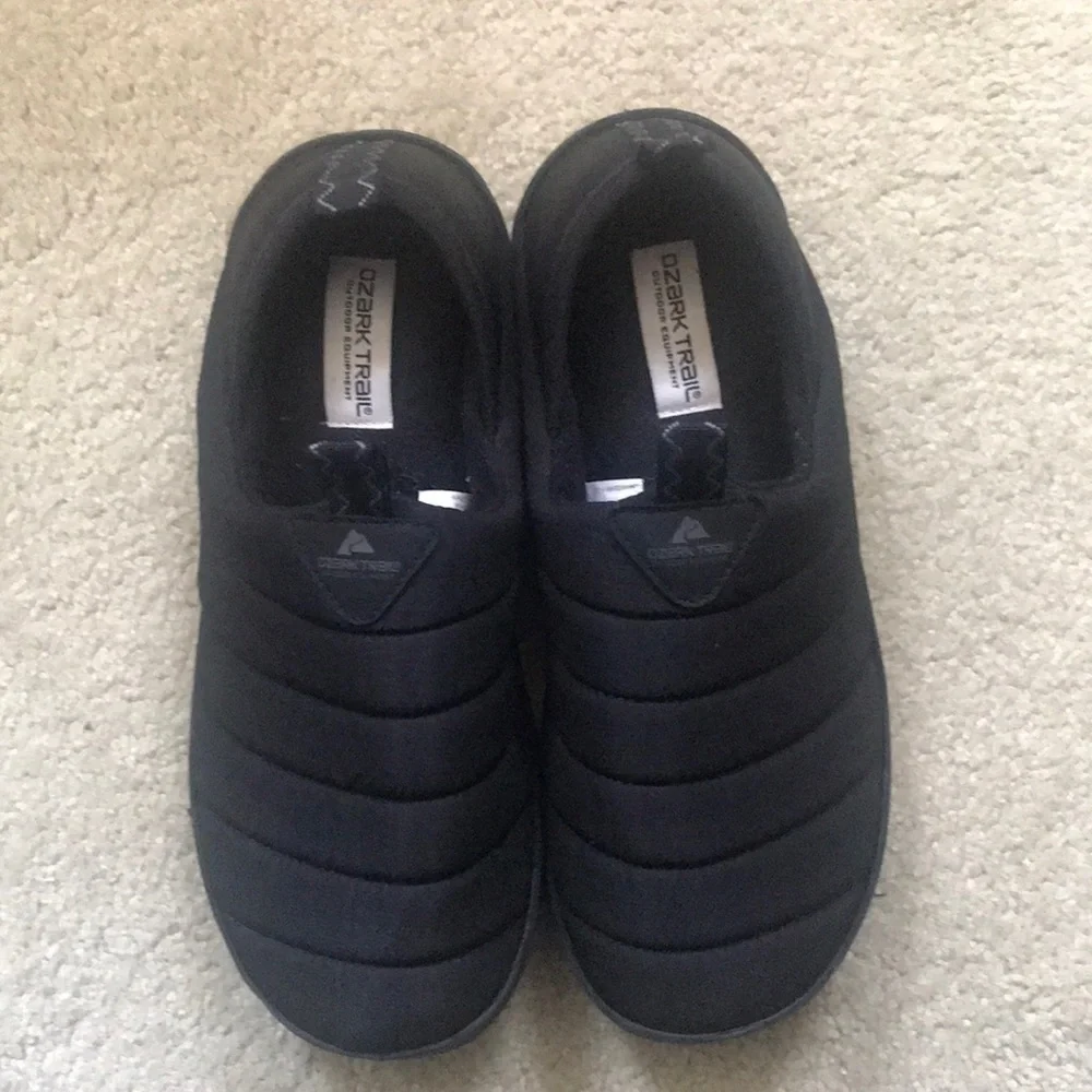 Ozark Trail Outdoor Equipment Water Repellent Slip on Memory Foam Slippers-9
